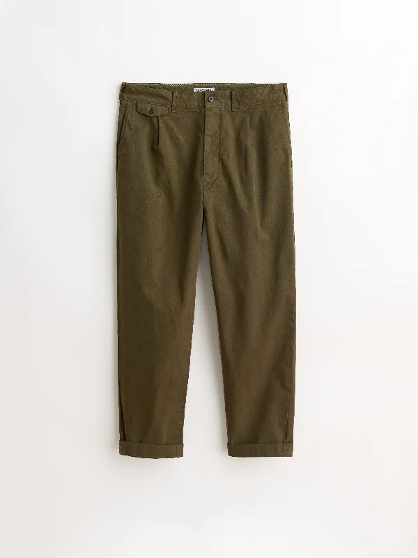 Standard Pleated Pant in Chino